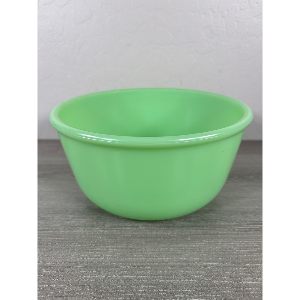Vintage Unmarked Jadeite Jadite Green Milk Glass Mixing Bowl 9" Retro Kitchen